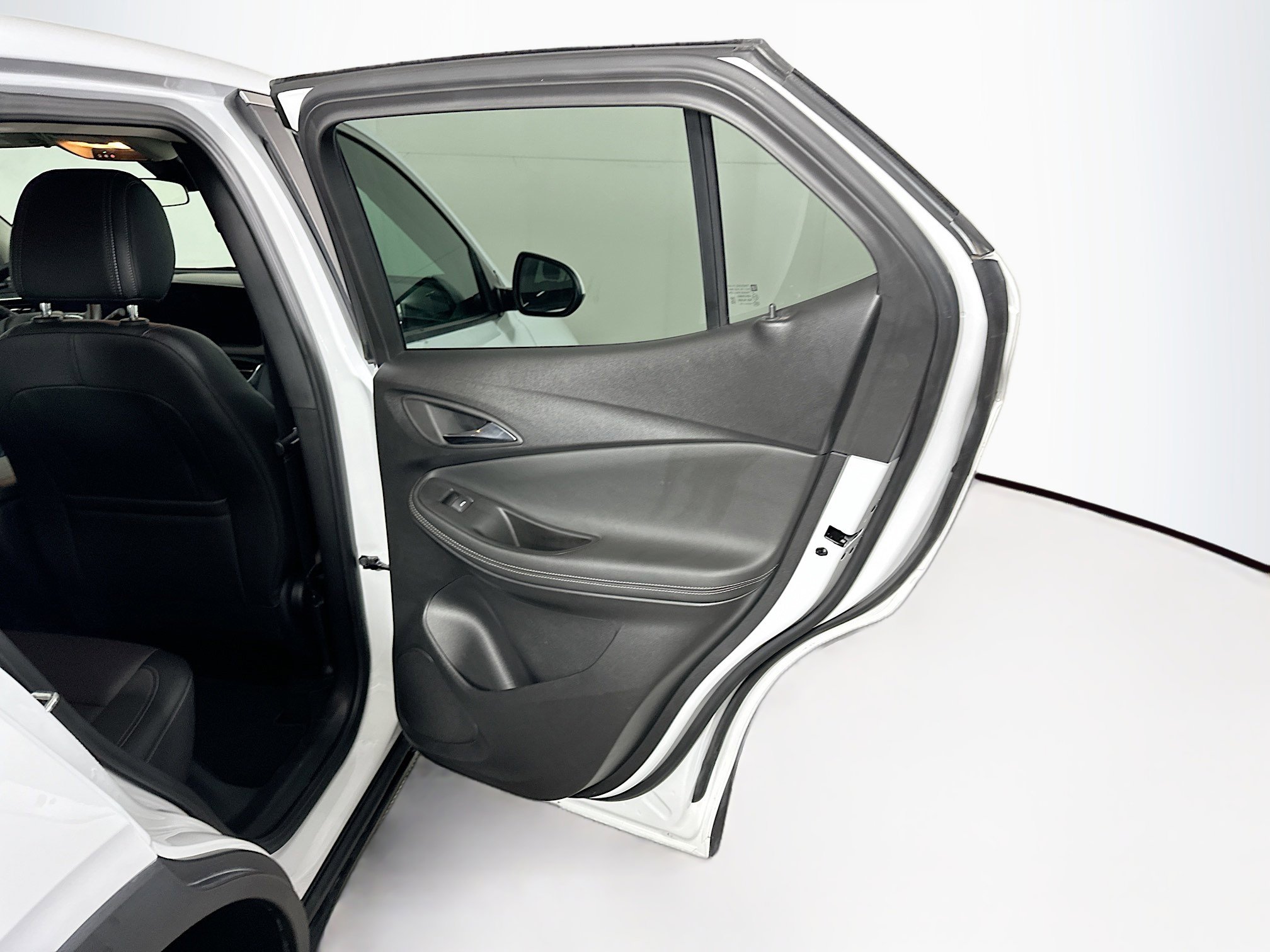 Used 2025 Buick Encore GX Preferred FWD image 28