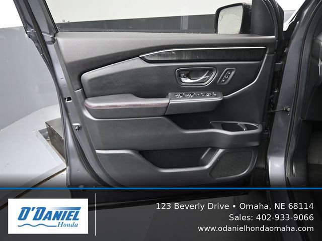 Used 2025 Honda Pilot Black Edition image 23