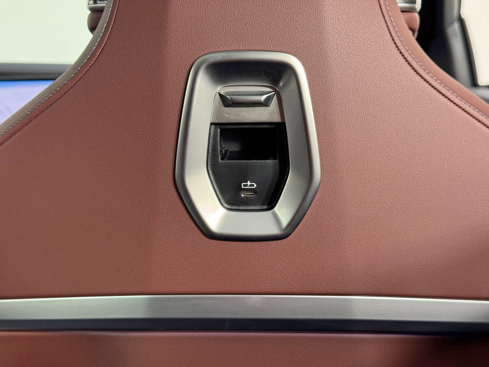 Used 2024 BMW i7 xDrive60 image 44