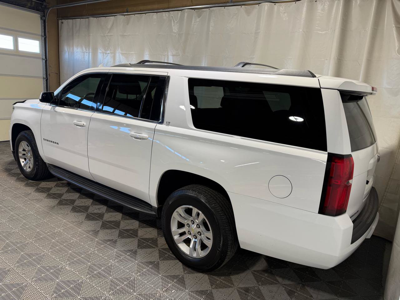Used 2015 Chevrolet Suburban LT AWD/4WD image 4