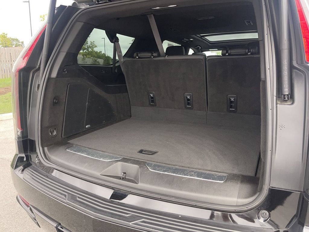 Used 2024 Cadillac Escalade ESV Sport AWD/4WD image 16