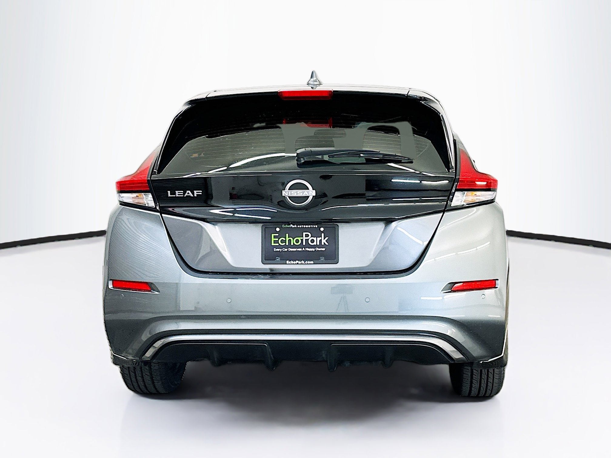 Used 2025 Nissan Leaf S image 7