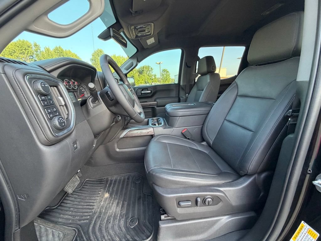 Used 2022 Chevrolet Silverado 1500 LTZ w/ LTZ Convenience Package II AWD/4WD image 12