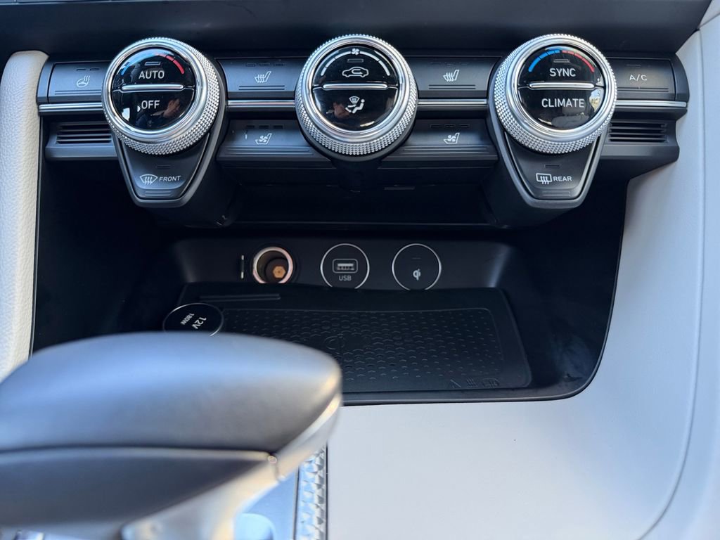 Used 2023 Genesis G70 2.0T w/ Sport Prestige Package image 19