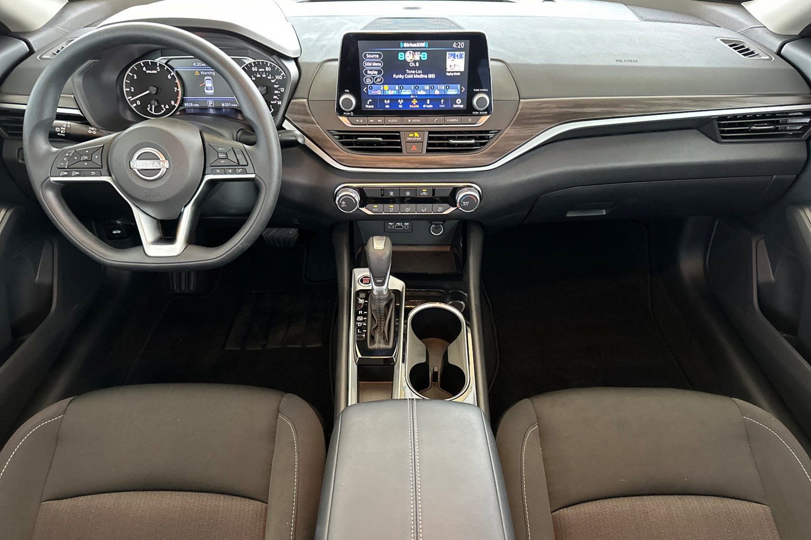 Used 2024 Nissan Altima 2.5 SV image 13