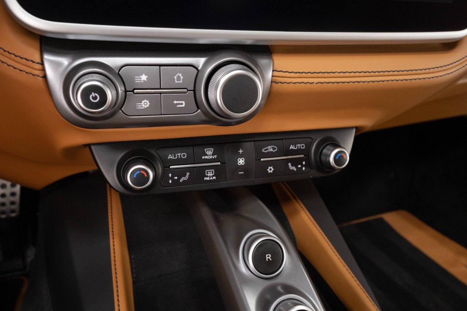 Used 2019 Ferrari Portofino RWD image 36