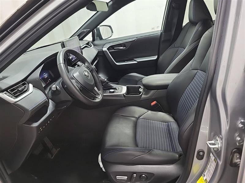 Used 2023 Toyota RAV4 XSE AWD/4WD image 10
