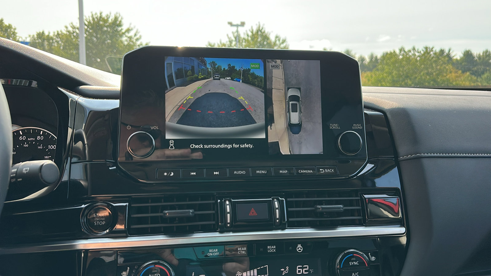 Certified 2025 Nissan Pathfinder SL image 18