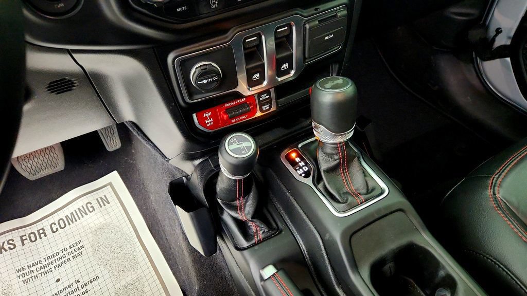 Used 2023 Jeep Wrangler Rubicon AWD/4WD image 16