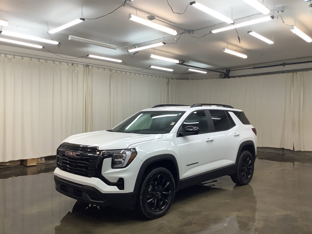 Used 2026 GMC Terrain Elevation w/ Elevation Premium Package image 1