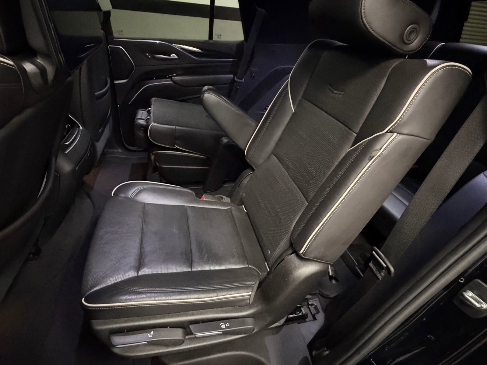 Used 2021 Cadillac Escalade Sport w/ Driver Assist Tech Package image 35