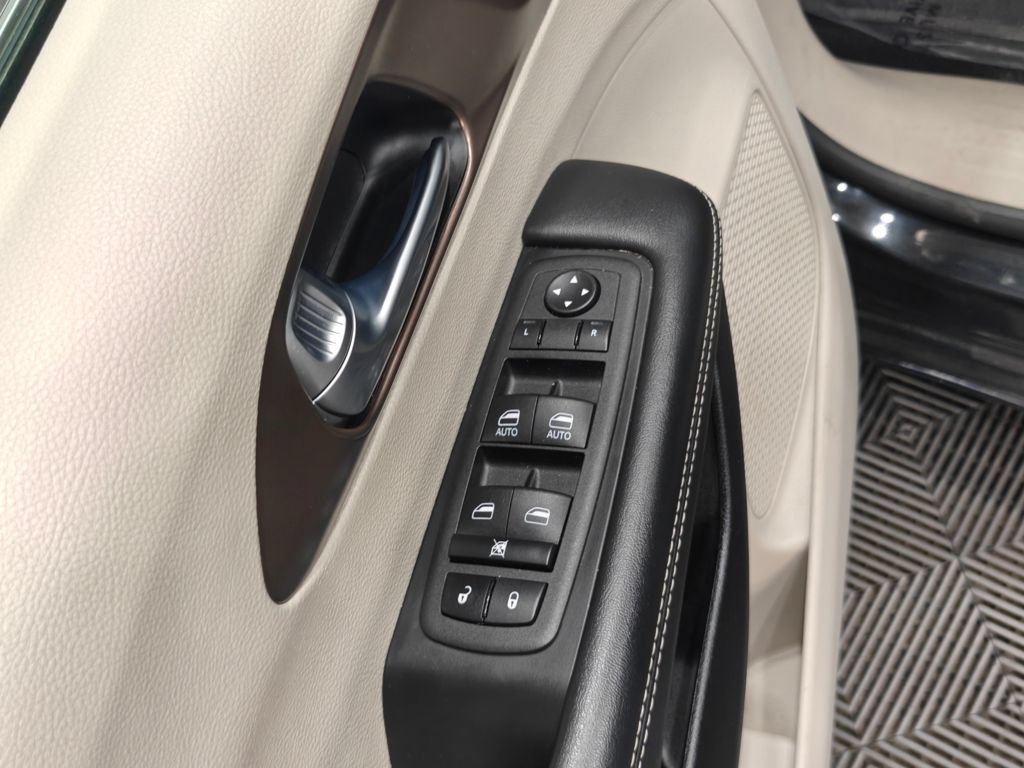 Used 2023 Chrysler Voyager LX FWD image 58