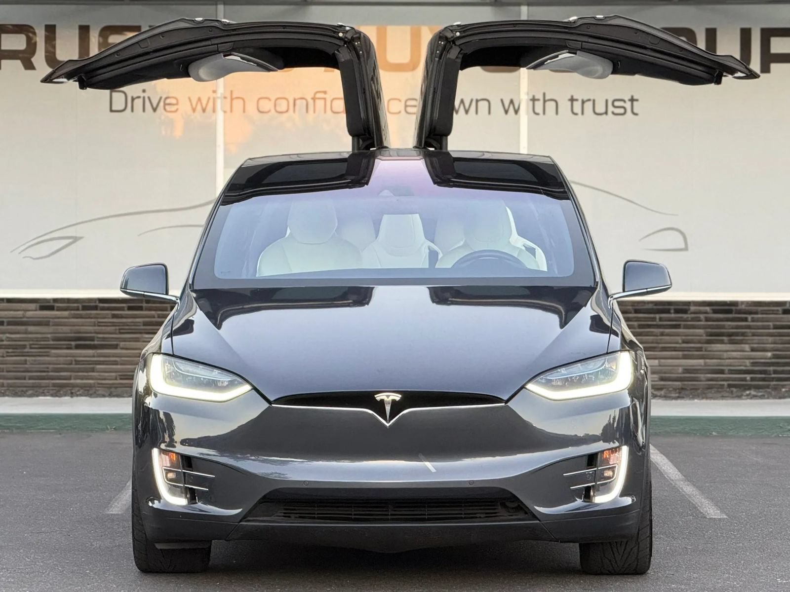 Used 2016 Tesla Model X 75D AWD/4WD image 2