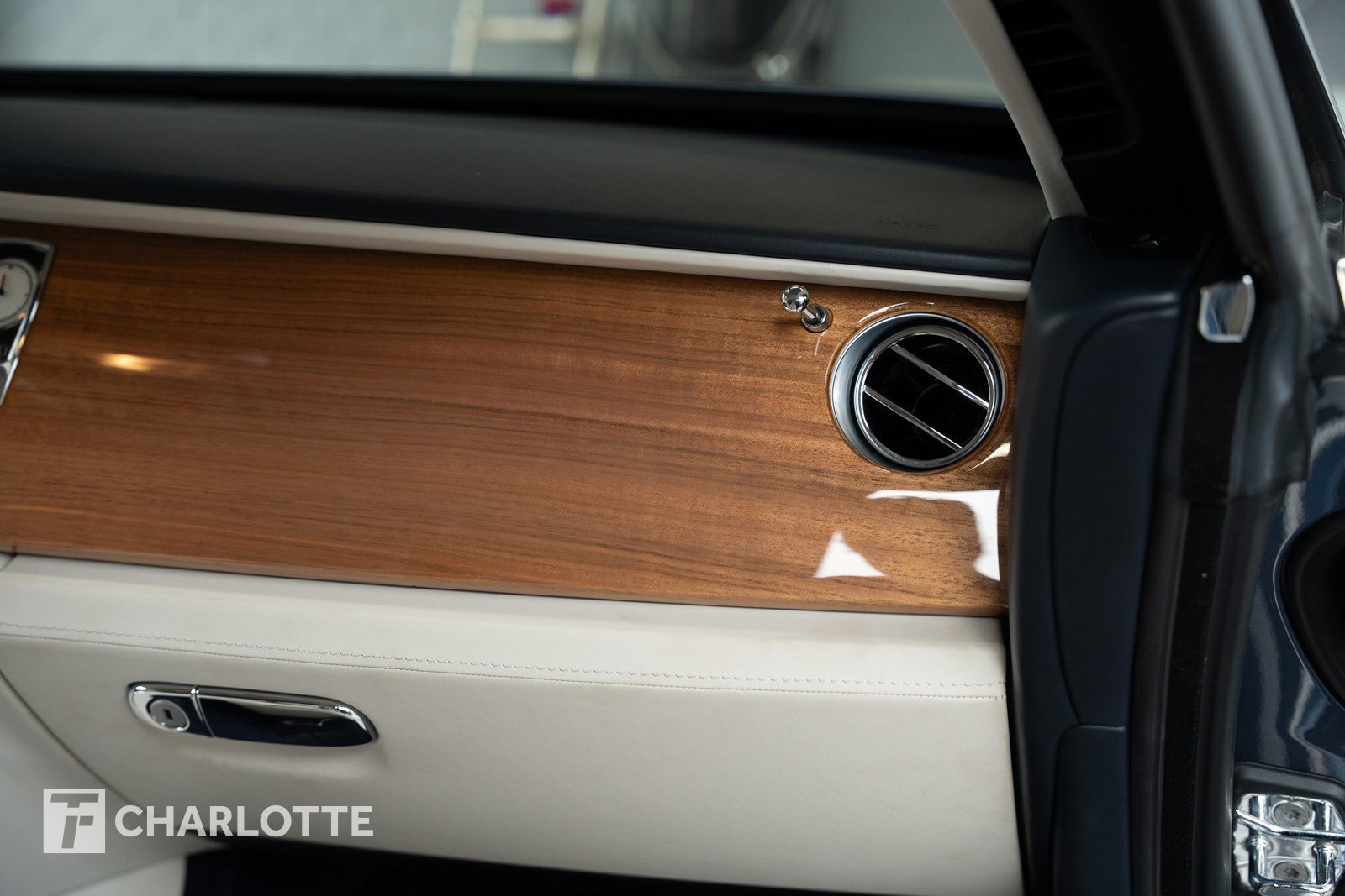 Used 2019 Rolls-Royce Wraith image 33