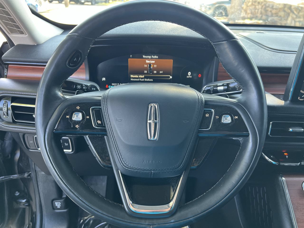 Used 2023 Lincoln Aviator Reserve w/ Equipment Group 201A AWD/4WD image 9