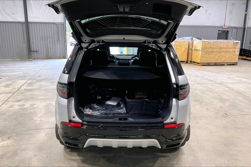 New 2026 Land Rover Discovery Sport Landmark AWD/4WD image 9