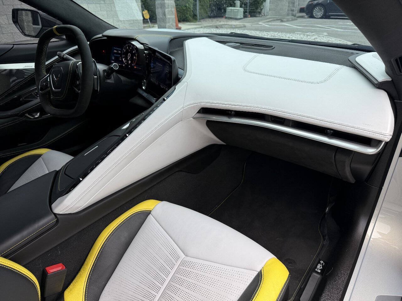 Used 2021 Chevrolet Corvette Stingray Premium Conv w/ Z51 Performance Package RWD image 19