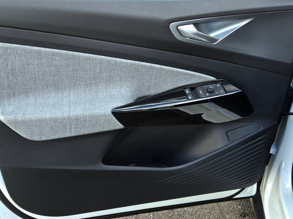 Certified 2023 Volkswagen ID.4 Pro image 10