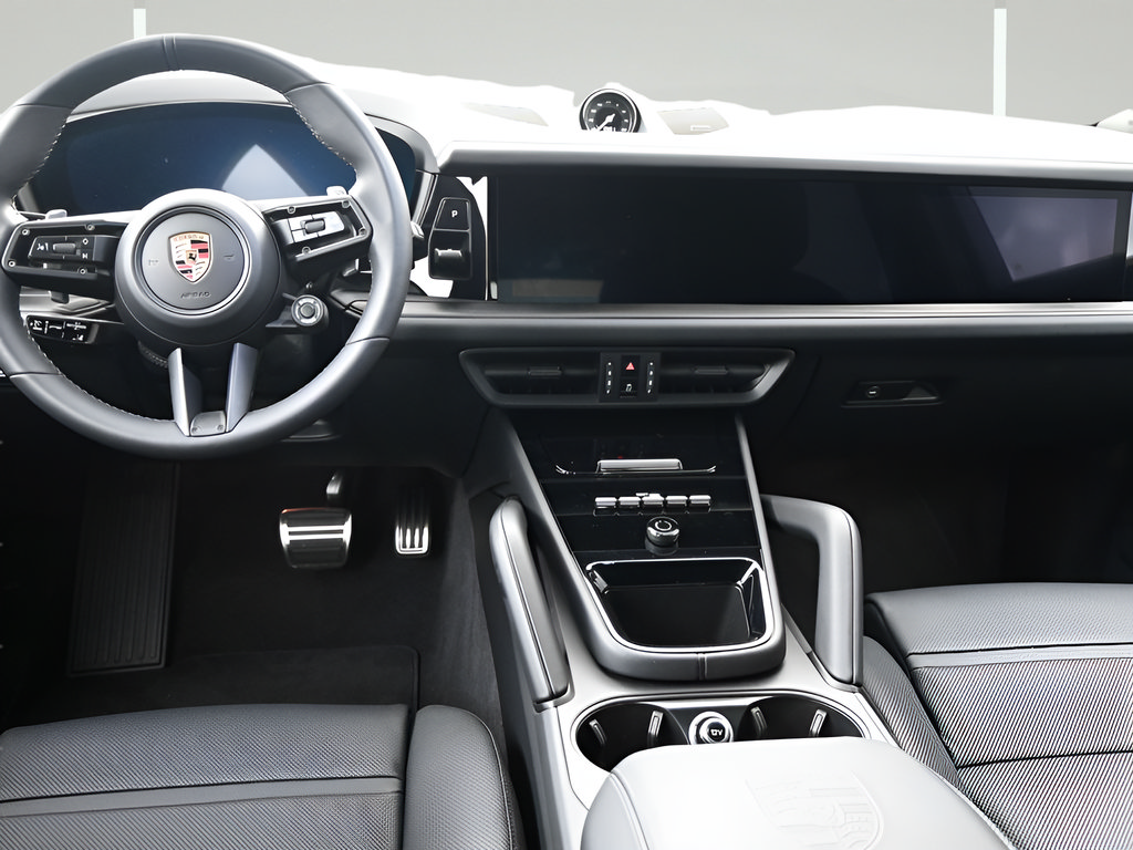 Certified 2026 Porsche Cayenne GTS AWD/4WD image 8
