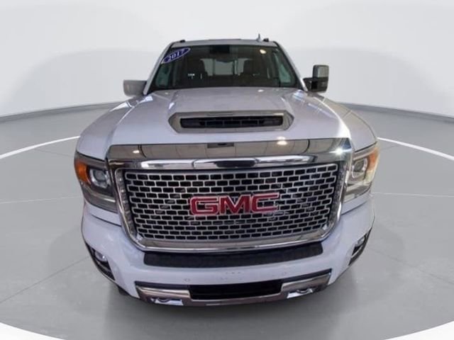Used 2017 GMC Sierra 2500 Denali w/ Duramax Plus Package image 2