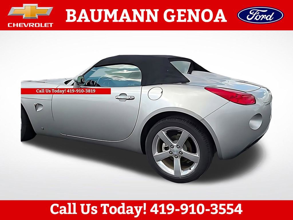 Used 2006 Pontiac Solstice Convertible w/ Premium Package RWD image 2