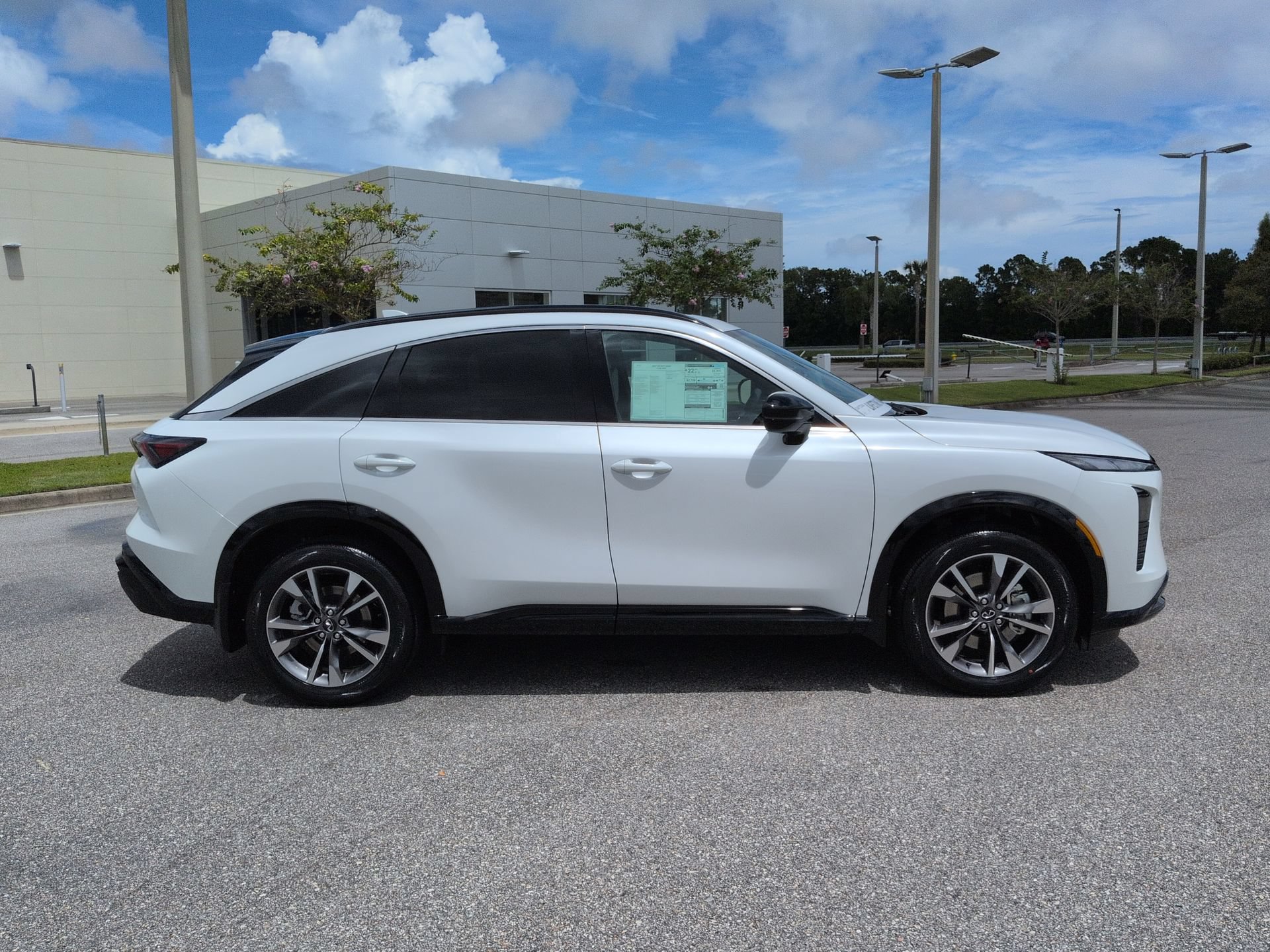 New 2027 INFINITI QX65 Luxe w/ Cargo Package AWD/4WD image 4