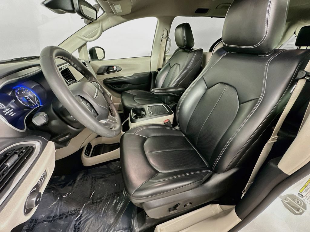 Certified 2023 Chrysler Pacifica Touring-L FWD image 31