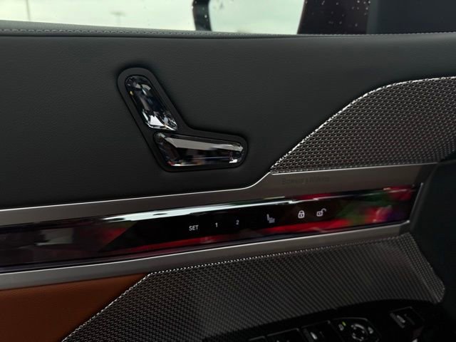 Certified 2023 BMW 760i xDrive w/ Executive Package image 13
