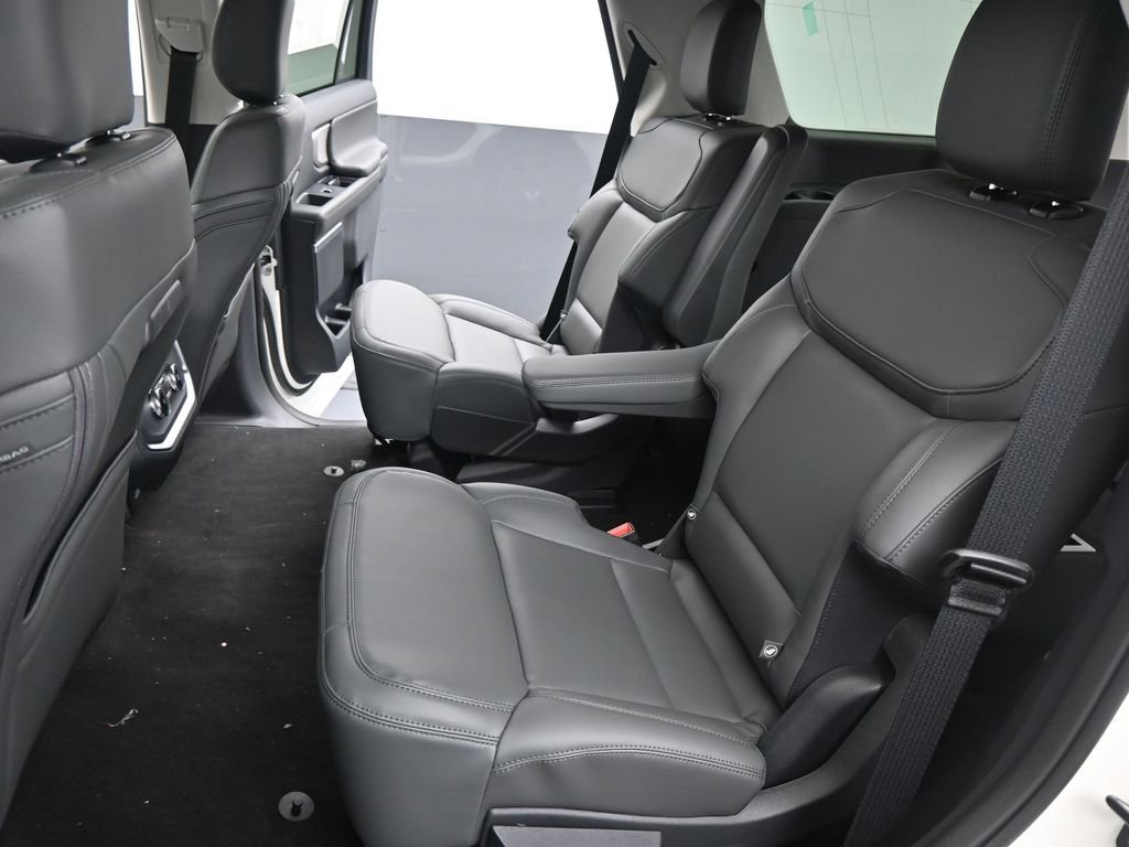 New 2026 Ford Expedition Active image 14