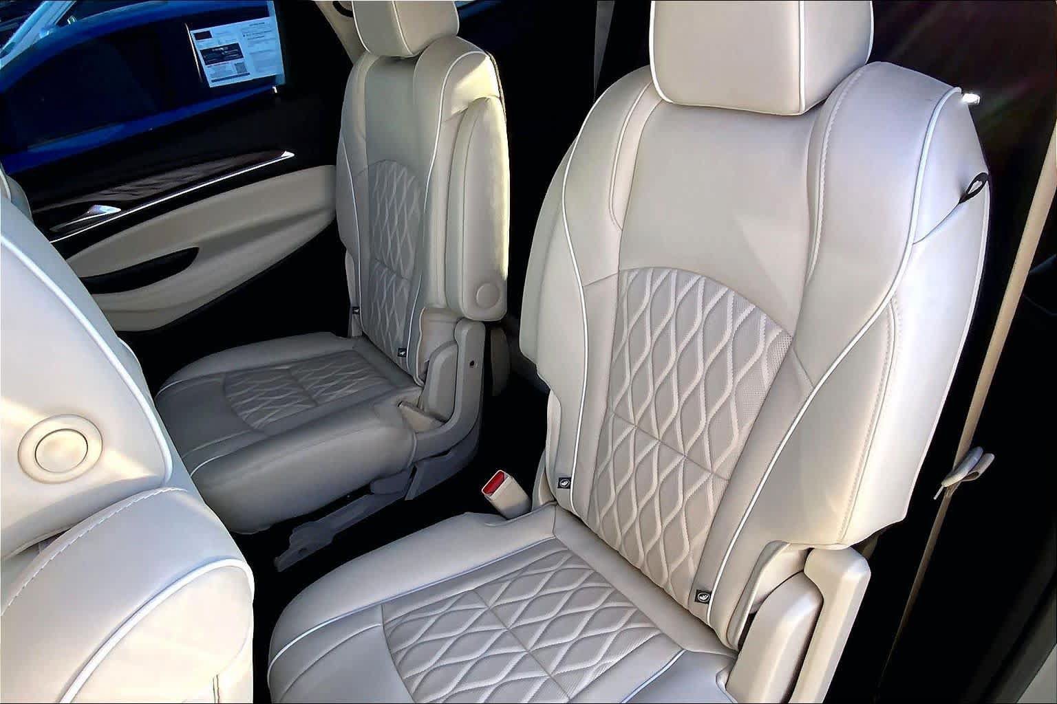 Used 2024 Buick Enclave Avenir w/ Avenir Technology Package FWD image 18