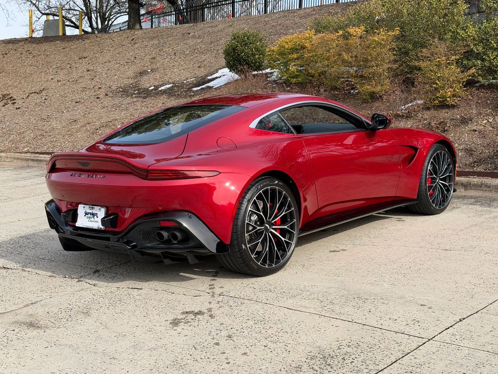 Used 2023 Aston Martin V8 Vantage Coupe image 14