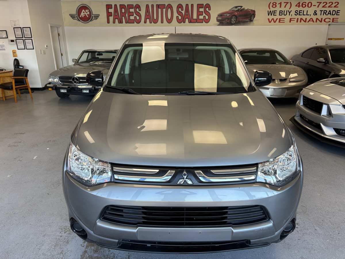 Used 2014 Mitsubishi Outlander ES FWD image 1
