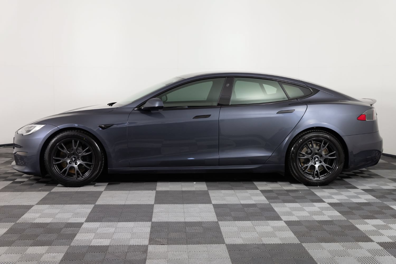 Used 2021 Tesla Model S Plaid AWD/4WD image 3