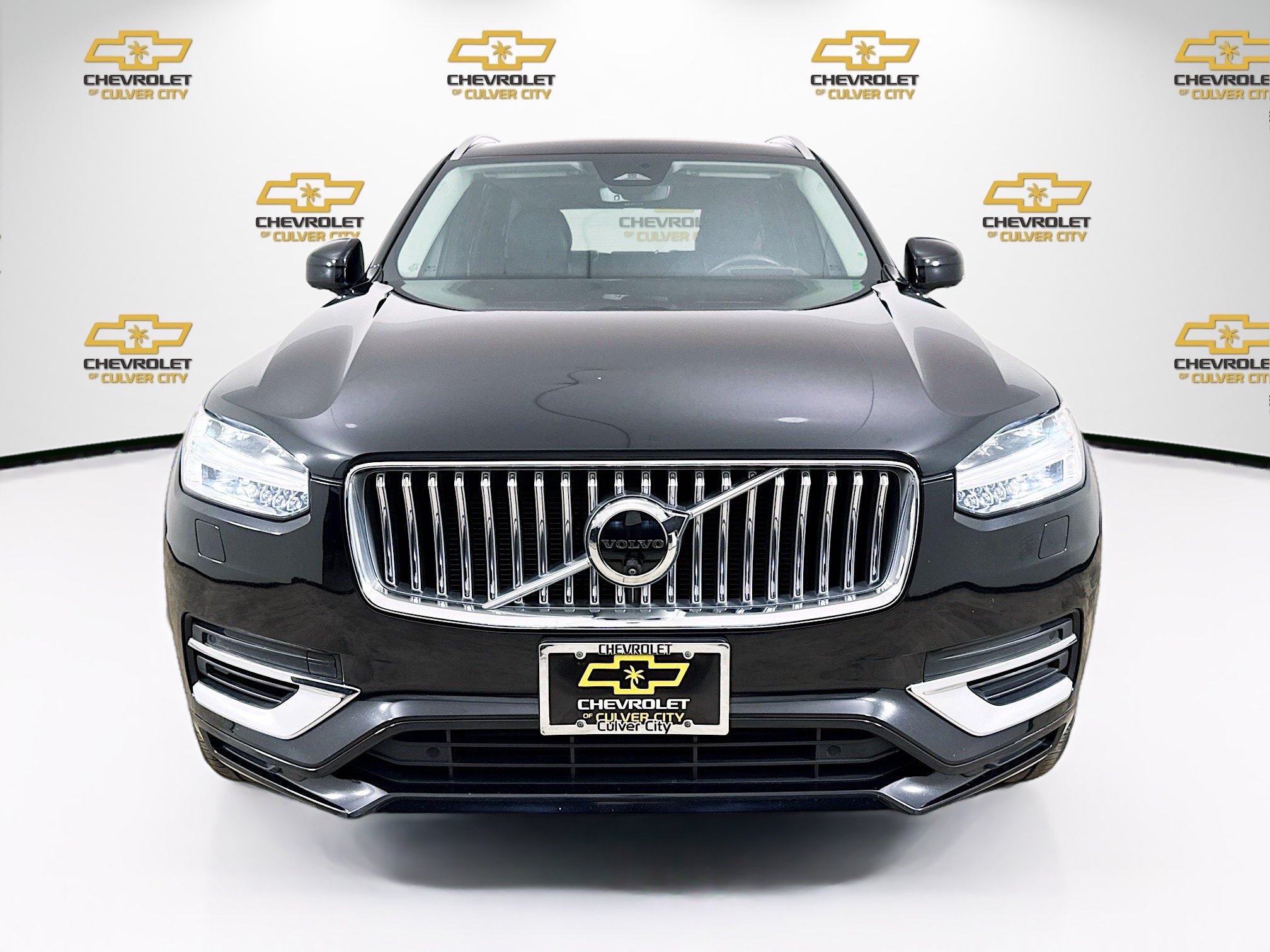 Used 2024 Volvo XC90 T8 Ultimate w/ Protection Package Premier AWD/4WD image 2