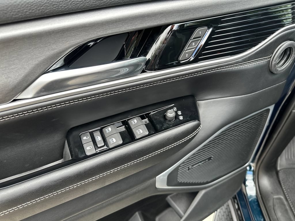 New 2026 Jeep Grand Wagoneer 4WD image 18