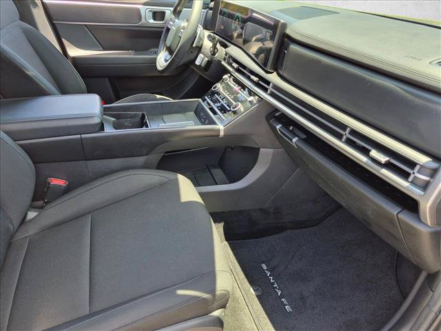 Used 2025 Hyundai Santa Fe SE FWD image 19