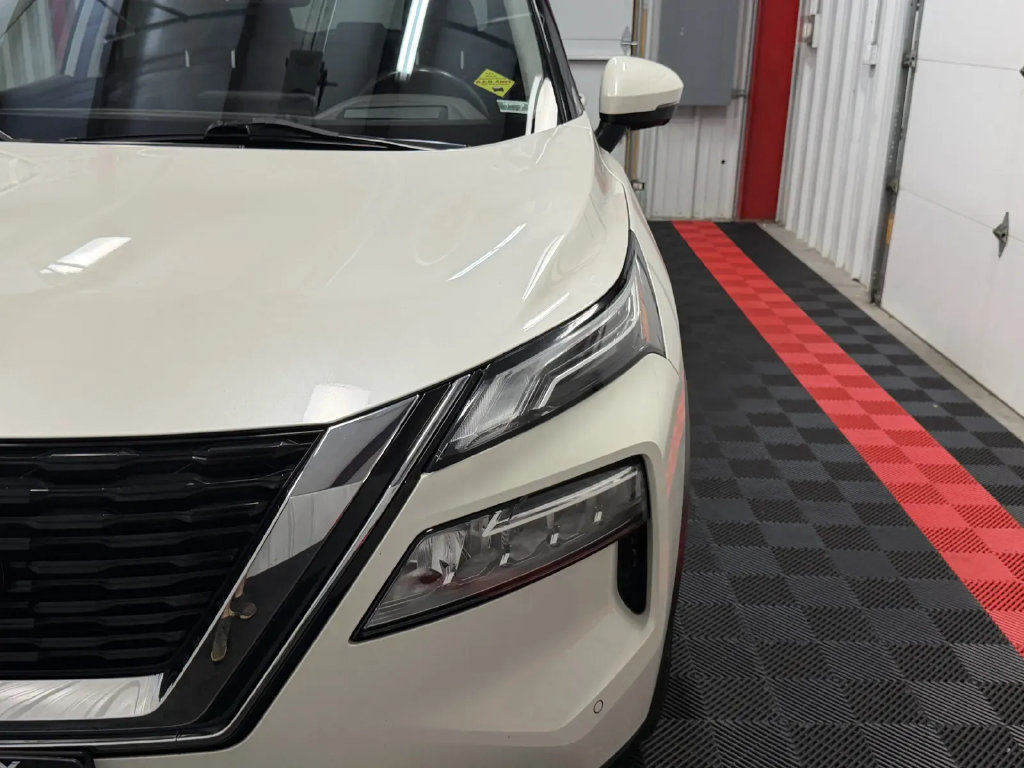 Used 2022 Nissan Rogue Platinum w/ Head-Up Display Package FWD image 9