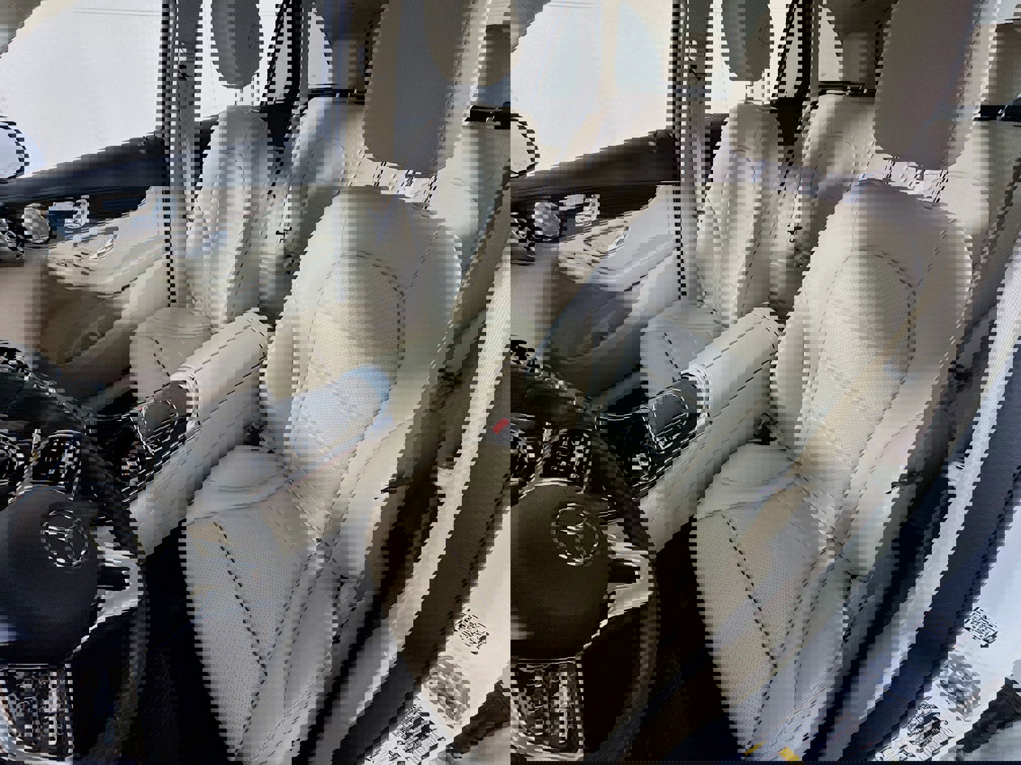 Used 2020 Mercedes-Benz GLC 300 4MATIC w/Navigation,Leather,Du image 16