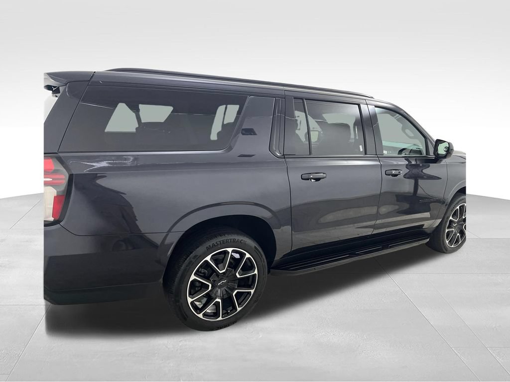 Used 2024 Chevrolet Suburban RST AWD/4WD image 5