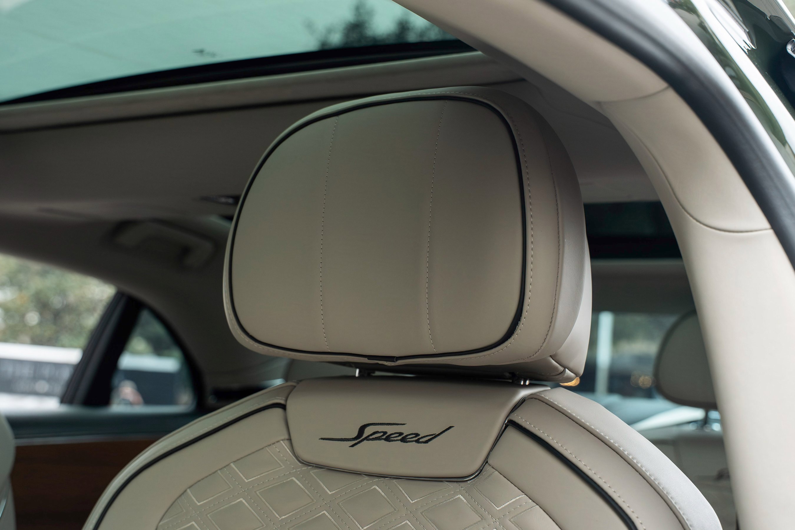 Used 2024 Bentley Flying Spur W12 image 23