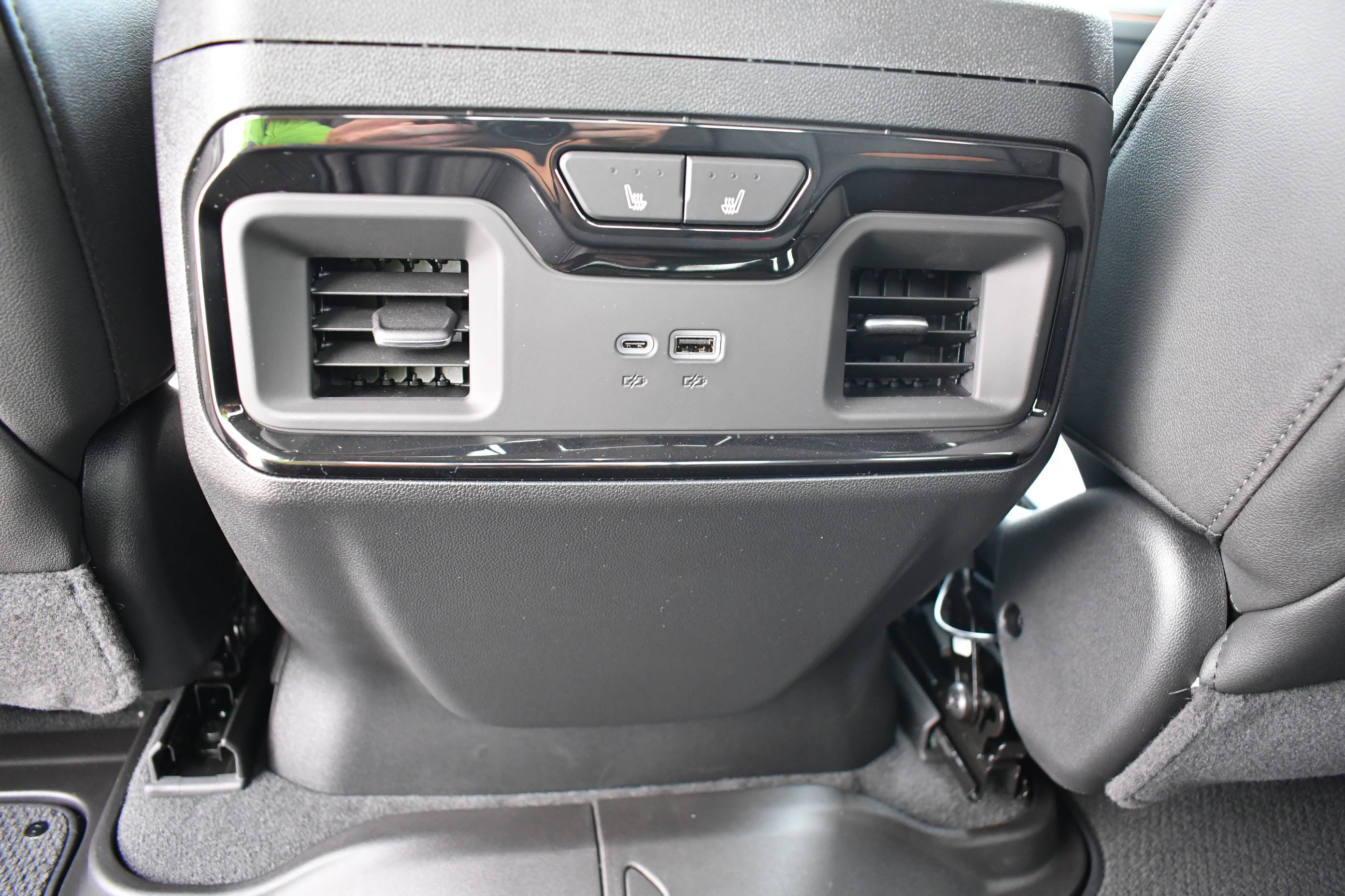 New 2026 GMC Sierra 2500 AT4 w/ AT4 Premium Plus Package AWD/4WD image 19