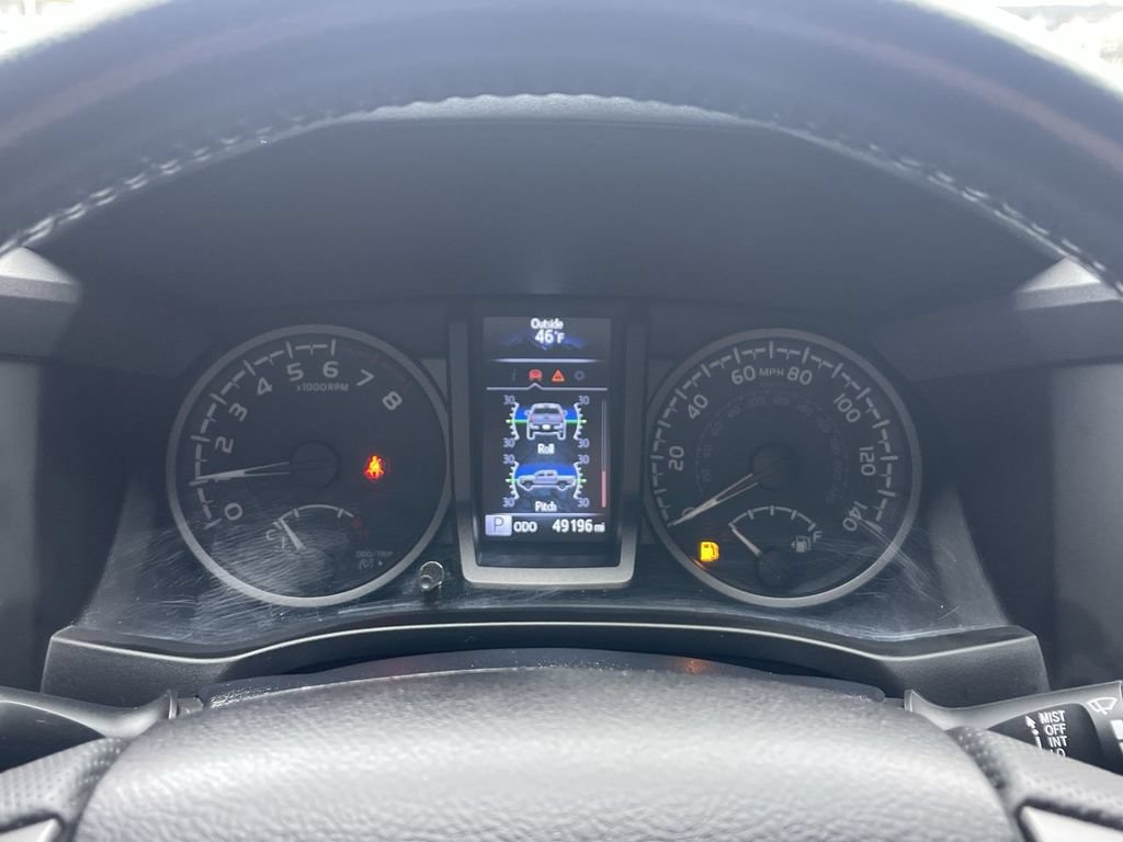 Used 2022 Toyota Tacoma TRD Off-Road w/ Technology Package AWD/4WD image 11