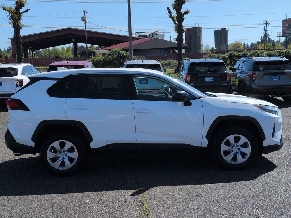 Used 2023 Toyota RAV4 LE AWD/4WD image 6