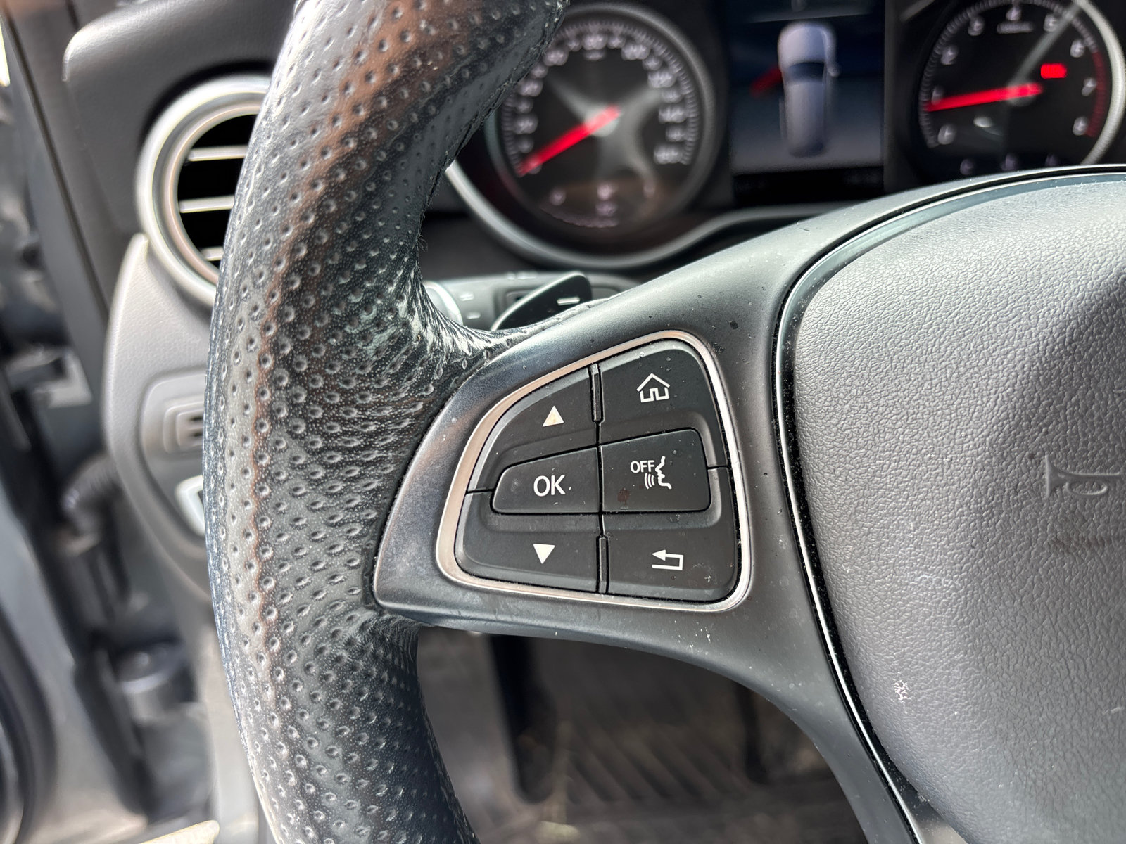 Used 2018 Mercedes-Benz GLC 300 4MATIC image 17