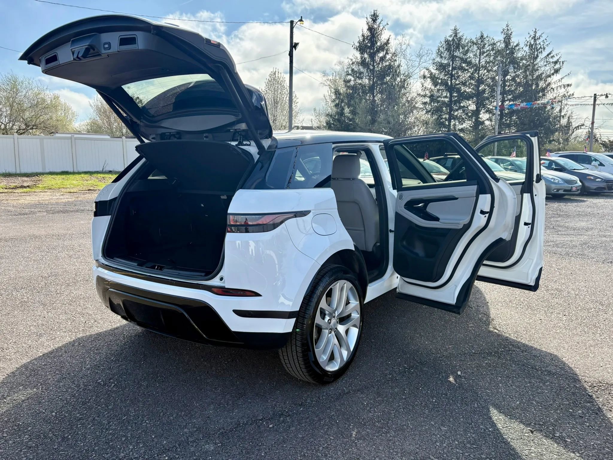 Used 2021 Land Rover Range Rover Evoque SE AWD/4WD image 11