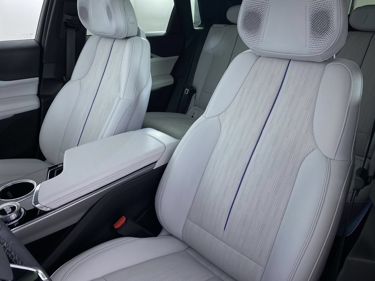 Certified 2024 Cadillac Lyriq Sport w/ LPO, Floor Liner Package AWD/4WD image 11