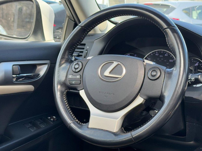 Used 2016 Lexus CT 200h w/ Navigation Package image 13