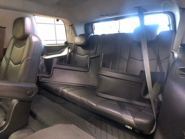 Used 2020 Cadillac Escalade Luxury w/ Escalade Sport Edition image 23