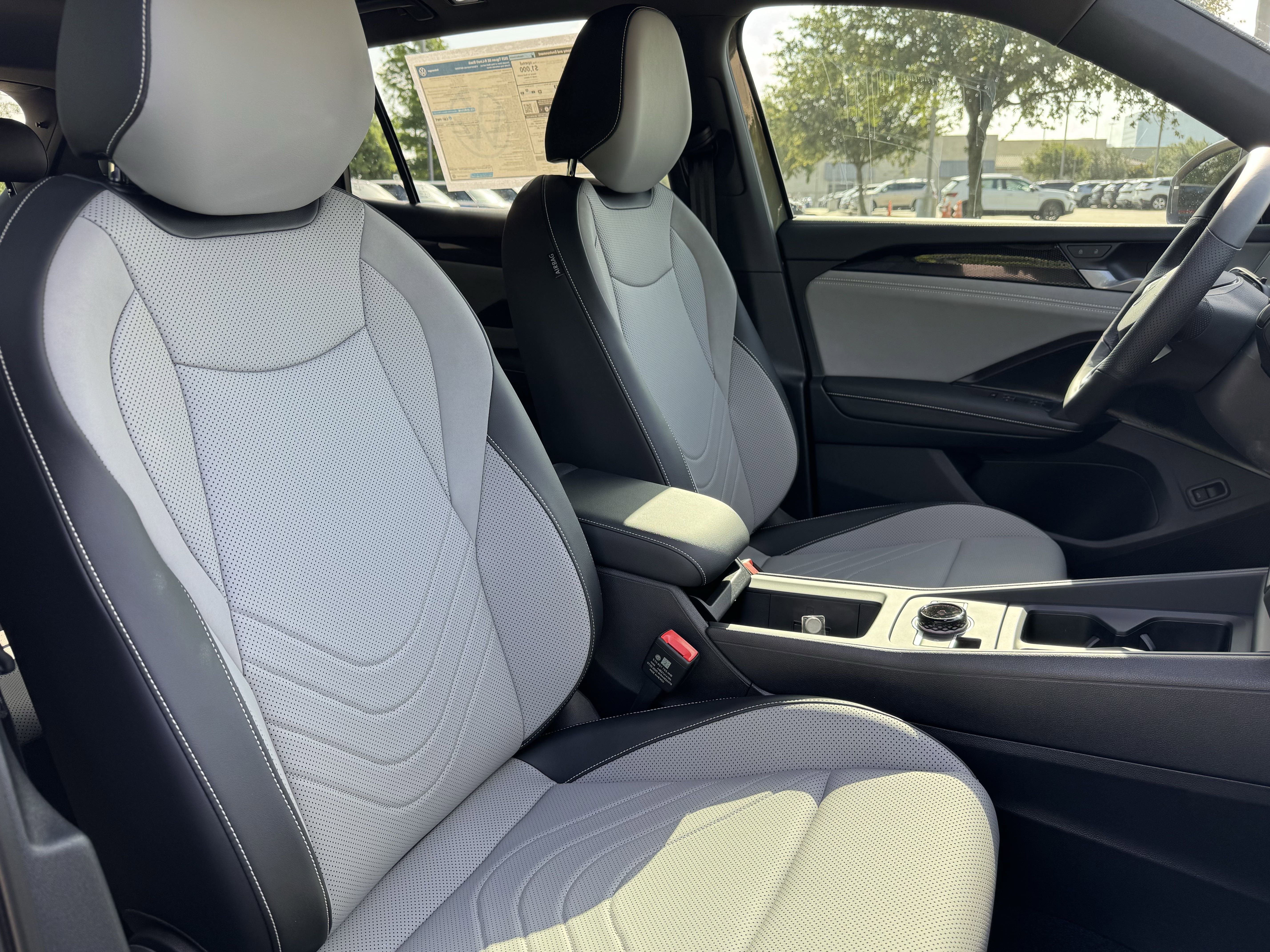 Certified 2026 Volkswagen Tiguan SE R-Line FWD image 45