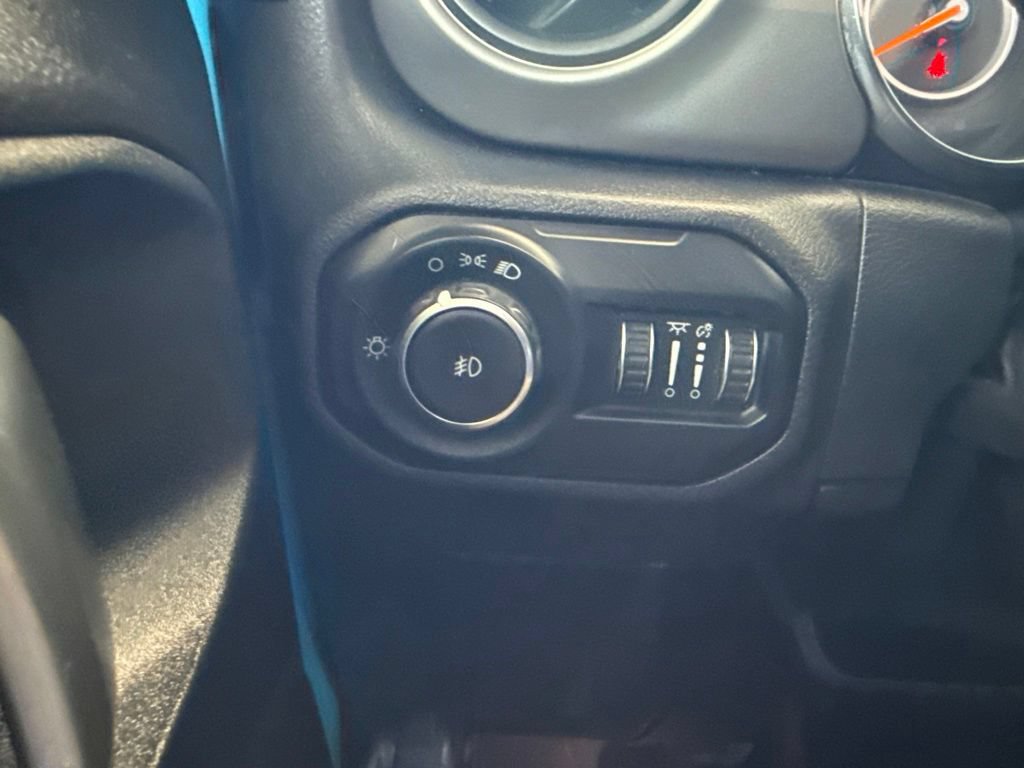 Used 2021 Jeep Wrangler Sport AWD/4WD image 18